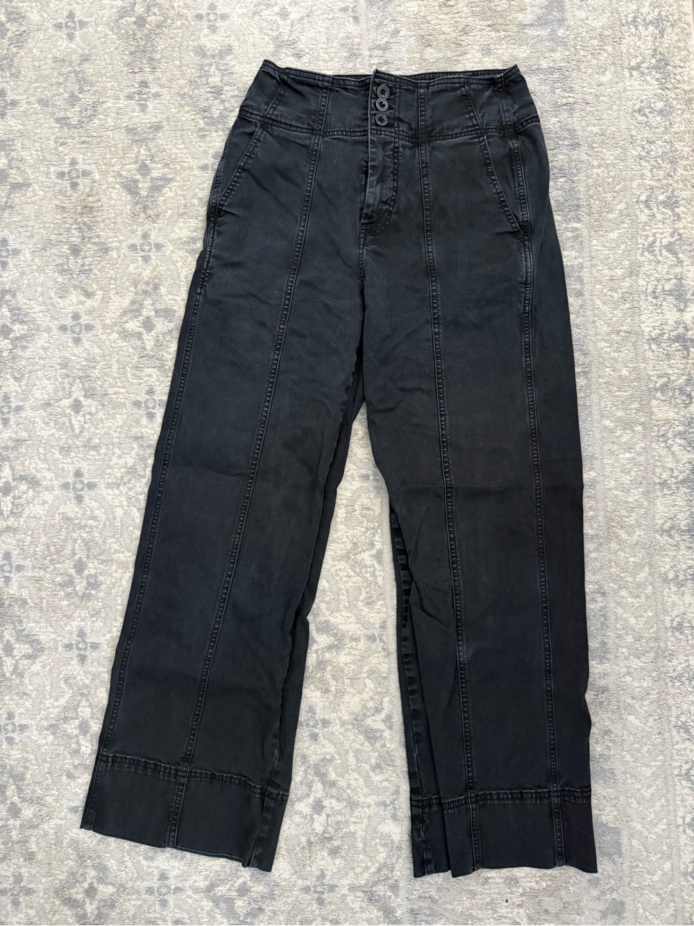 Black women’s pilcro straight Stitch-Panel Pants